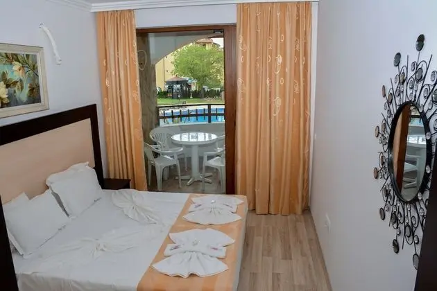 Apart Daire, 1 Yatak Odası, Balkon, Havuz Manzaralı (Kitchenette )