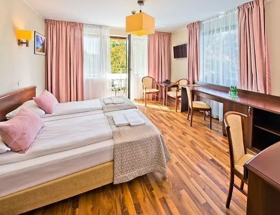 Süit (for 3 people)