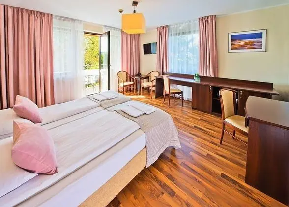 Süit (for 3 people)
