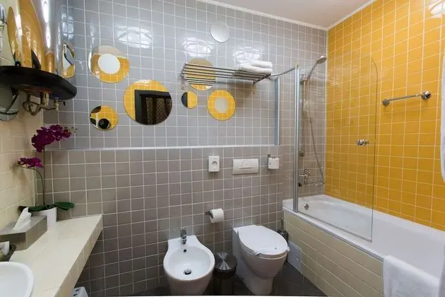 Junior Stüdyo, Sigara İçilmez, Şehir Manzaralı