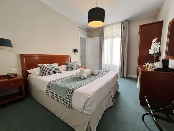 Deluxe Tek Büyük veya İki Ayrı Yataklı Oda