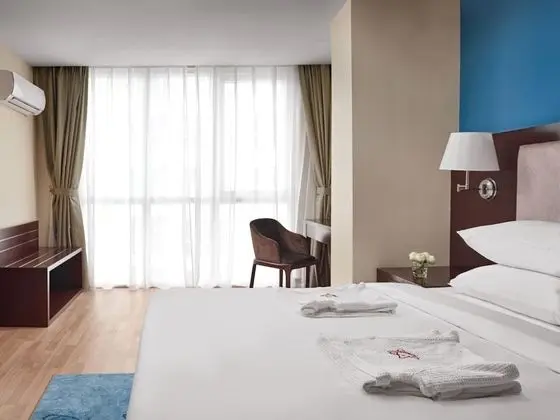 Junior Tek Büyük Yataklı Oda