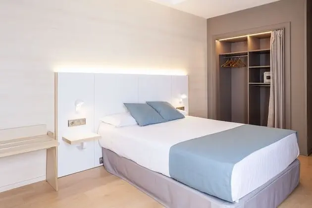 Tek Kişilik Oda, 1 Çift Kişilik Yatak