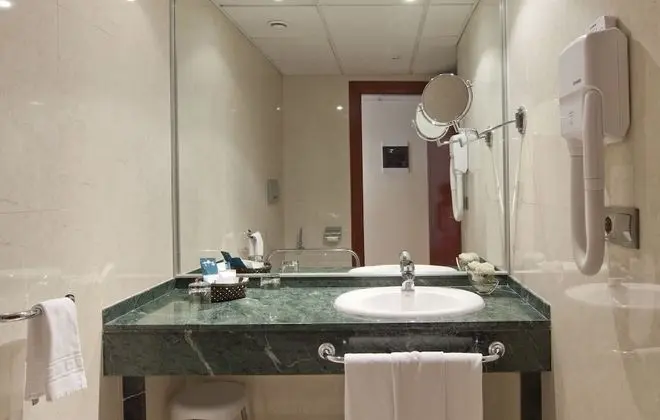 Tek Kişilik Oda, 1 Çift Kişilik Yatak