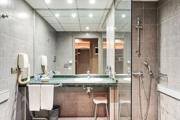 Triple Room (2 adults and 1 kid)