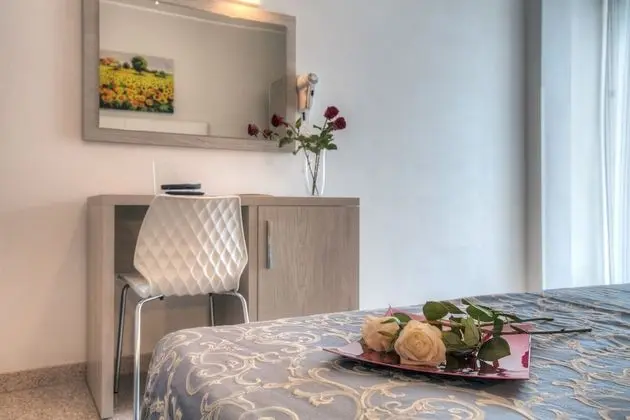 Dört Kişilik Oda, Deniz Manzaralı