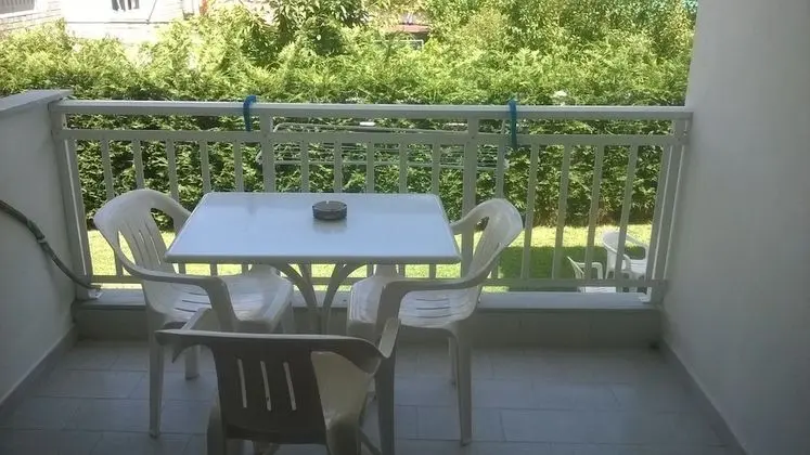 Apart Daire, Bahçe Manzaralı