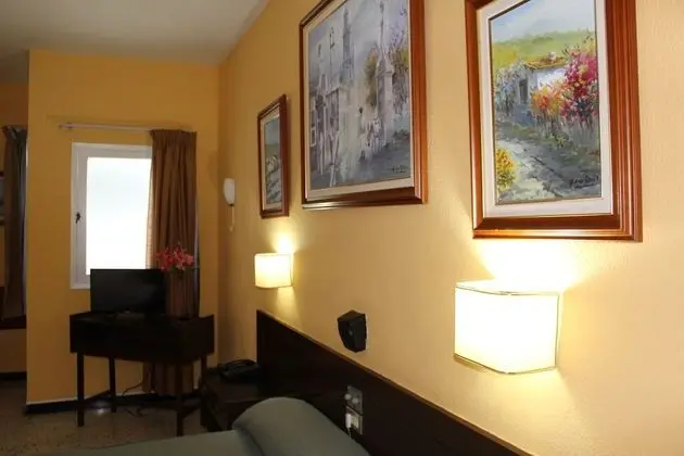 Tek Büyük veya İki Ayrı Yataklı Oda