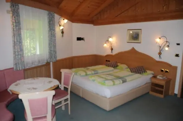 Classic Tek Büyük Yataklı Oda (2 pax)