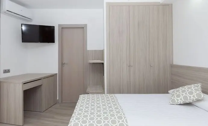 Büyük Yataklı Tek Kişilik Oda