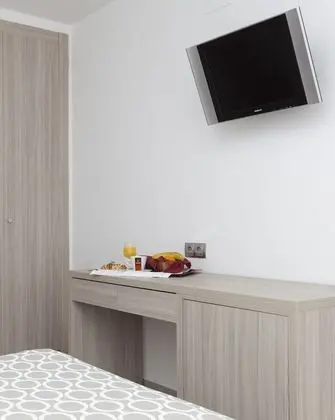 Büyük Yataklı Tek Kişilik Oda