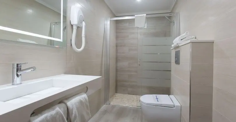 Family Üç Kişilik Oda