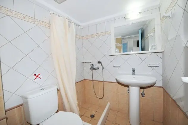 Üç Kişilik Oda