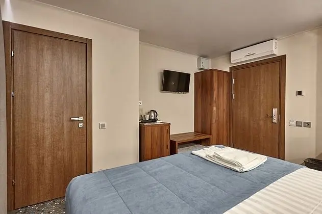 Junior Tek Büyük Yataklı Oda