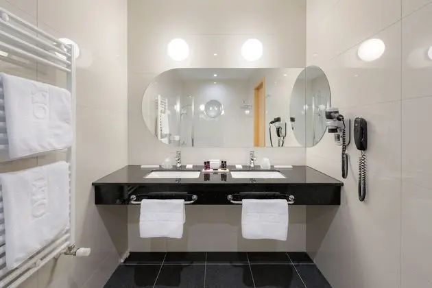 Deluxe Süit, Balkon, Kısmi Deniz Manzaralı