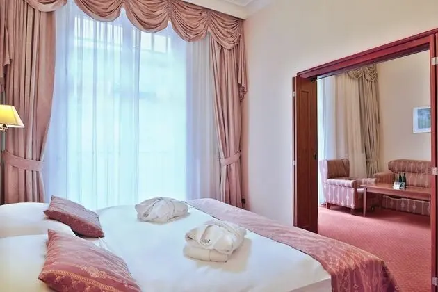 Junior Süit, 1 En Büyük (King) Boy Yatak