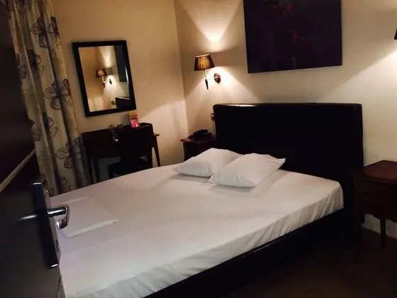Economy Room (Semi basement)