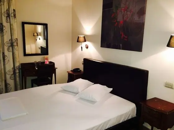 Economy Room (Semi basement)