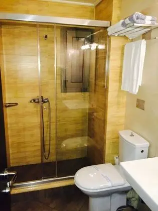 Economy Room (Semi basement)