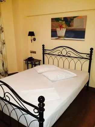 Economy Room (Semi basement)