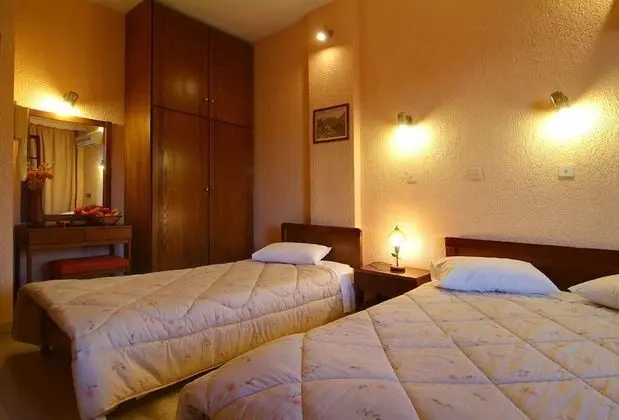 Üç Kişilik Oda