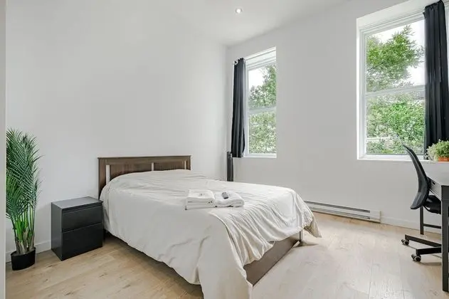 Standard Oda, 1 Büyük (Queen) Boy Yatak (Bedroom 1)