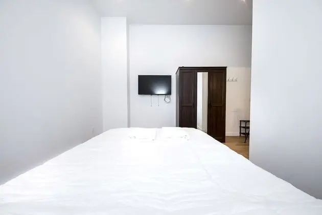 Standard Oda, 1 Büyük (Queen) Boy Yatak (Bedroom 1)