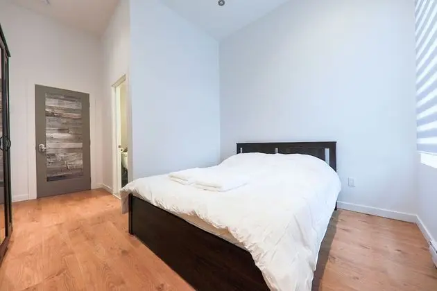 Standard Oda, 1 Büyük (Queen) Boy Yatak (Bedroom 1)
