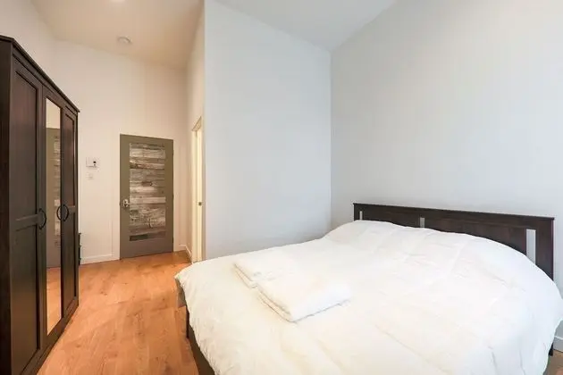 Standard Oda, 1 Büyük (Queen) Boy Yatak (Bedroom 1)