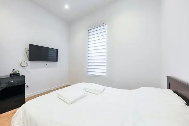Standard Oda, 1 Büyük (Queen) Boy Yatak (Bedroom 1)