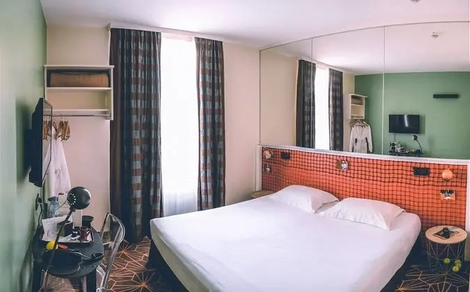 Comfort Tek Büyük Yataklı Oda