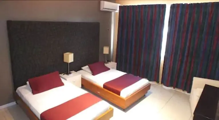 City Tek Büyük veya İki Ayrı Yataklı Oda