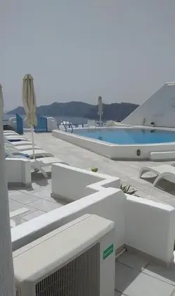 Apartment with Caldera View