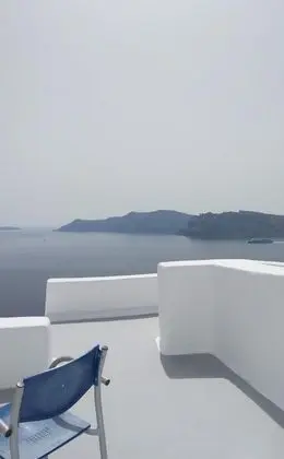 Traditional Cave House with Caldera View