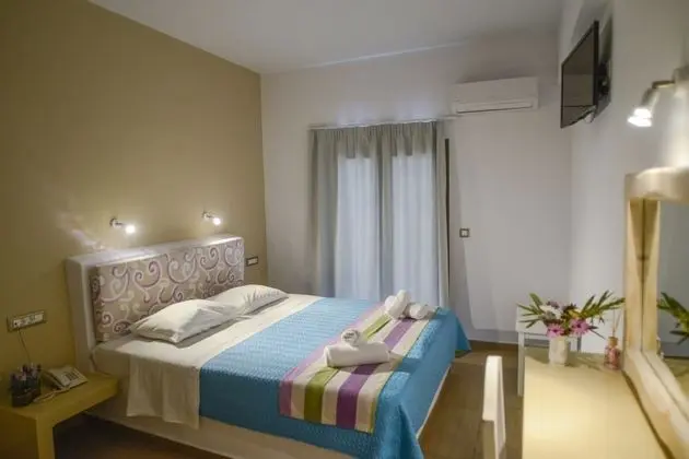 Standard Tek Büyük Yataklı Oda