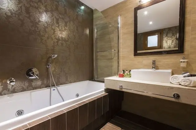 Deluxe Tek Büyük Yataklı Oda, Denize Sıfır