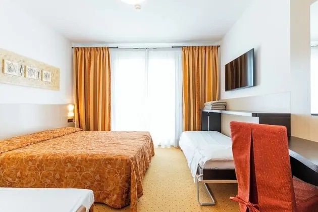 Family Oda (2 Adults + 2 Children)