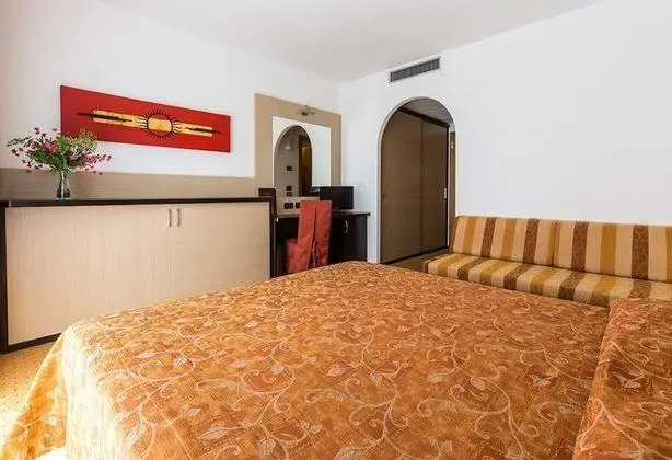 Family Oda (2 Adults + 2 Children)