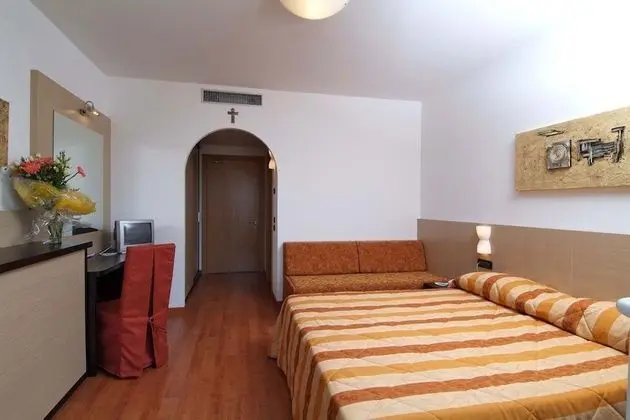 Family Oda (2 Adults + 2 Children)