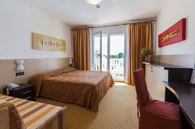 Family Oda (2 Adults + 2 Children)