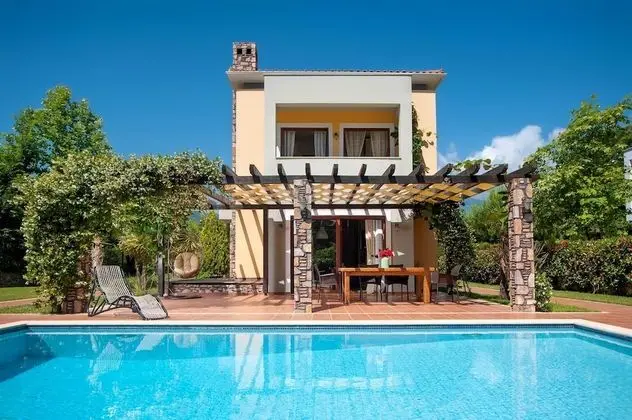 Villa (Ione)