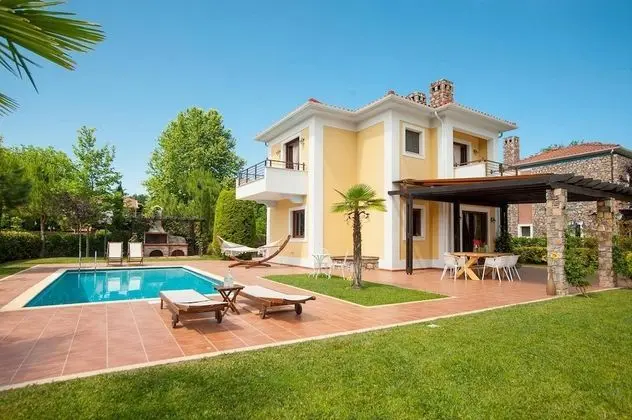 Villa (Thetis)