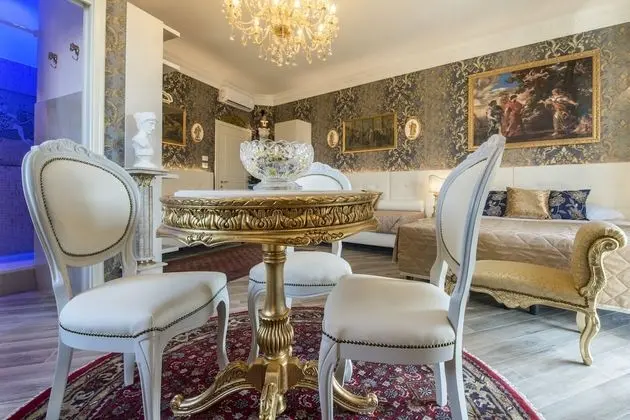 Deluxe Dört Kişilik Oda