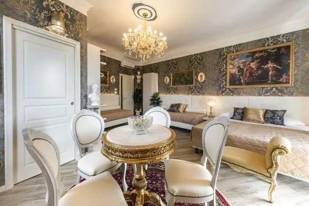 Deluxe Dört Kişilik Oda