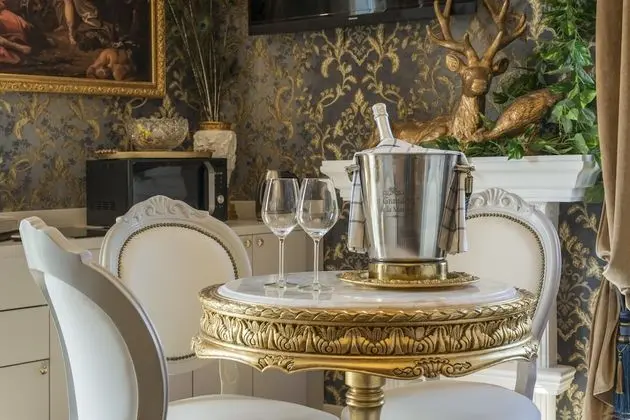 Deluxe Dört Kişilik Oda