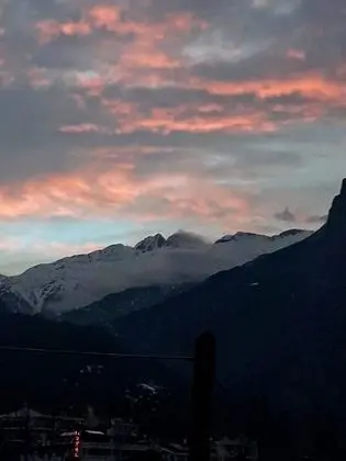 İki Ayrı Yataklı Oda, Dağ Manzaralı