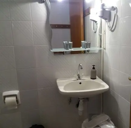 Üç Kişilik Oda, Şehir Manzaralı