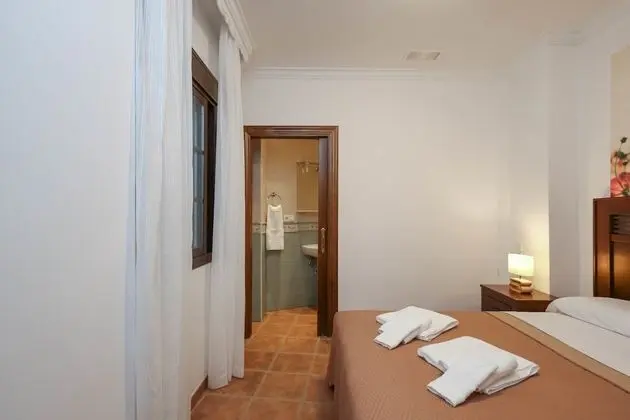 Basic Apart Daire, 3 Yatak Odası, Veranda, Zemin Kat (Univers)