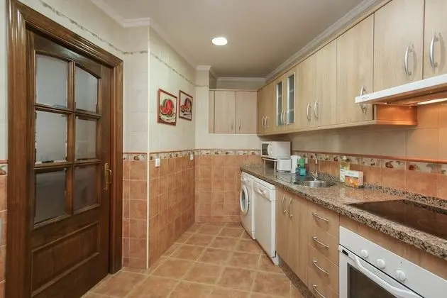 Basic Apart Daire, 3 Yatak Odası, Veranda, Zemin Kat (Univers)