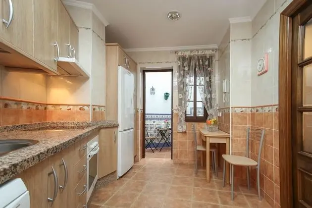 Basic Apart Daire, 3 Yatak Odası, Veranda, Zemin Kat (Univers)